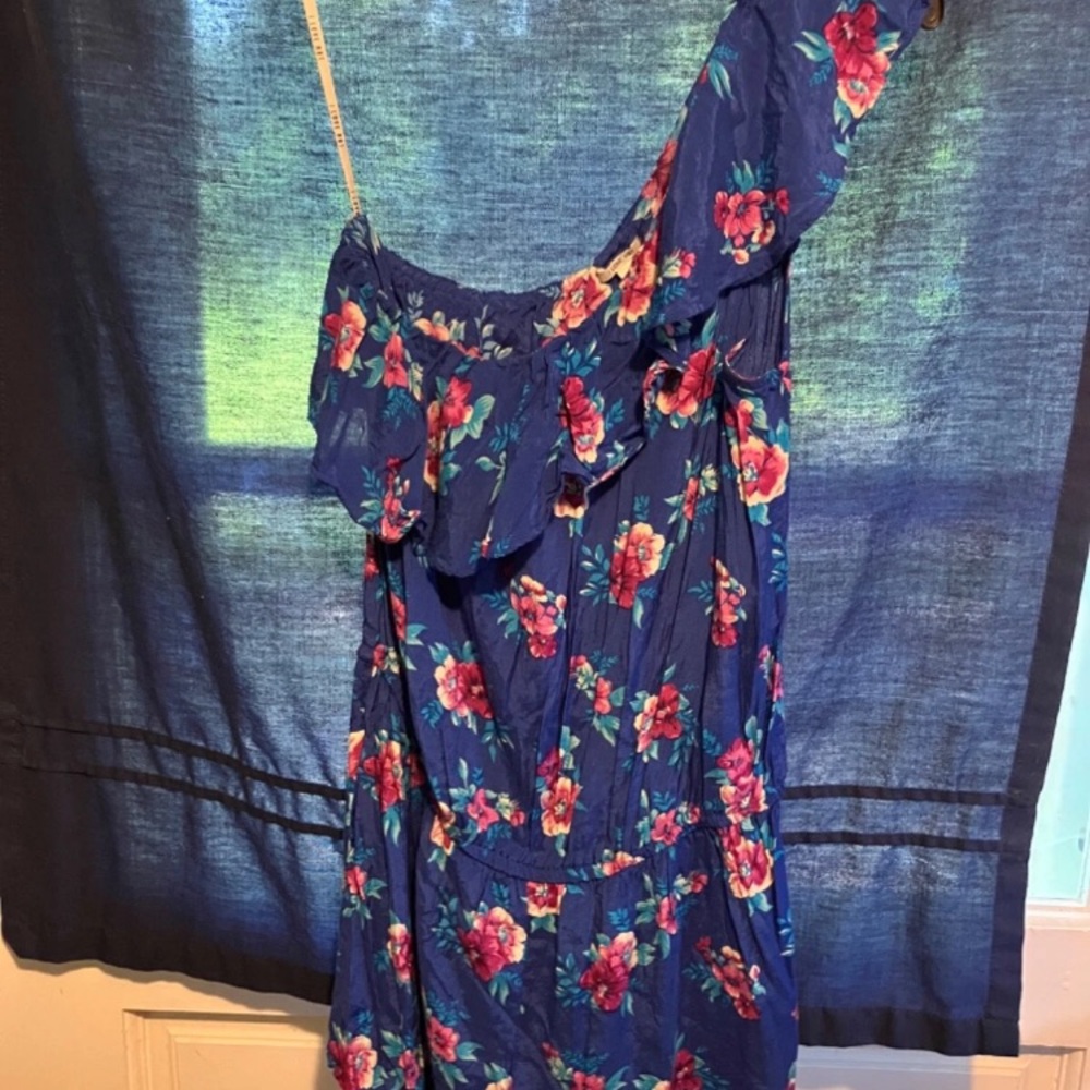Hollister IloveH81 Blue Floral Romper size Medium